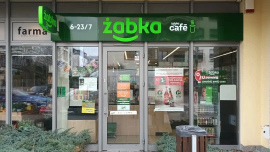 Japonská skupina Seven & i rokuje o kúpe podielu v poľskom reťazci Žabka