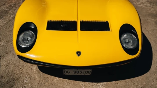Lamborghini Miura oslavuje šesťdesiatku. Pripomína ju exkluzívny model