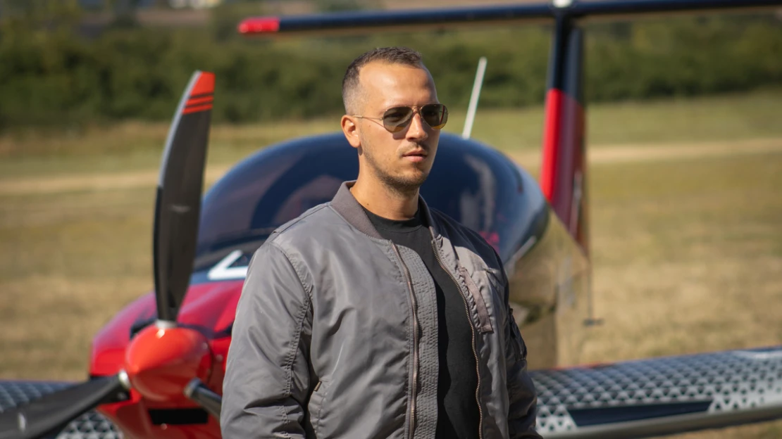 Pilot zložil ruky z riadenia. Lietadlo viedol kolega za notebookom v Bratislave
