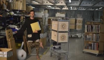 Bez gramofónu a bosý, ale s obratom vyše 10 miliónov. Obchod s vinylmi riadi algoritmus