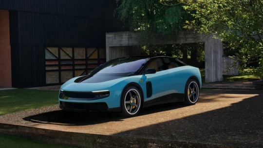 Ľudia sa mu vysmievali, Ferrari ho vypredalo za dva mesiace. Prvý kus Luce vydražili za 40 miliónov dolárov