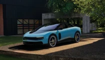 Ľudia sa mu vysmievali, Ferrari ho vypredalo za dva mesiace. Prvý kus Luce vydražili za 40 miliónov dolárov