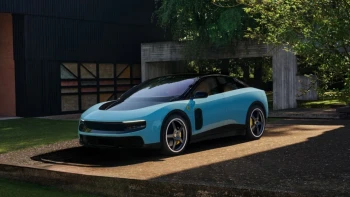 Ľudia sa mu vysmievali, Ferrari ho vypredalo za dva mesiace. Prvý kus Luce vydražili za 40 miliónov dolárov