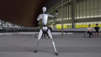 Alza začala predávať dospelé roboty. Menší model si kúpil aj český miliardár
