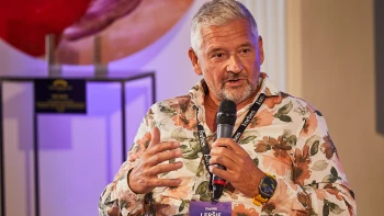 Zmysluplná pomoc sa nezačína peniazmi, ale počúvaním, tvrdí filantrop Zoltán Berghauer