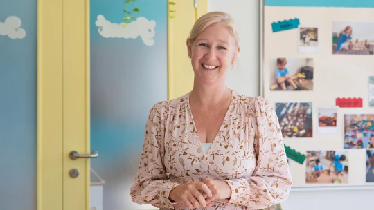 Vedieť pomenovať svoje emócie je pre škôlkara dôležitejšie ako vedieť sa podpísať, hovorí Kim Sloane z BISB