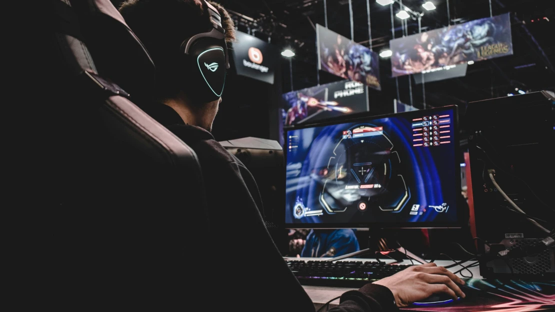 Čo sa môžu CEO naučiť z hier a e-sportu? Jasné pravidlá, priestor na zlyhanie a rýchla spätná väzba