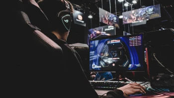 Čo sa môžu CEO naučiť z hier a e-sportu? Jasné pravidlá, priestor na zlyhanie a rýchla spätná väzba