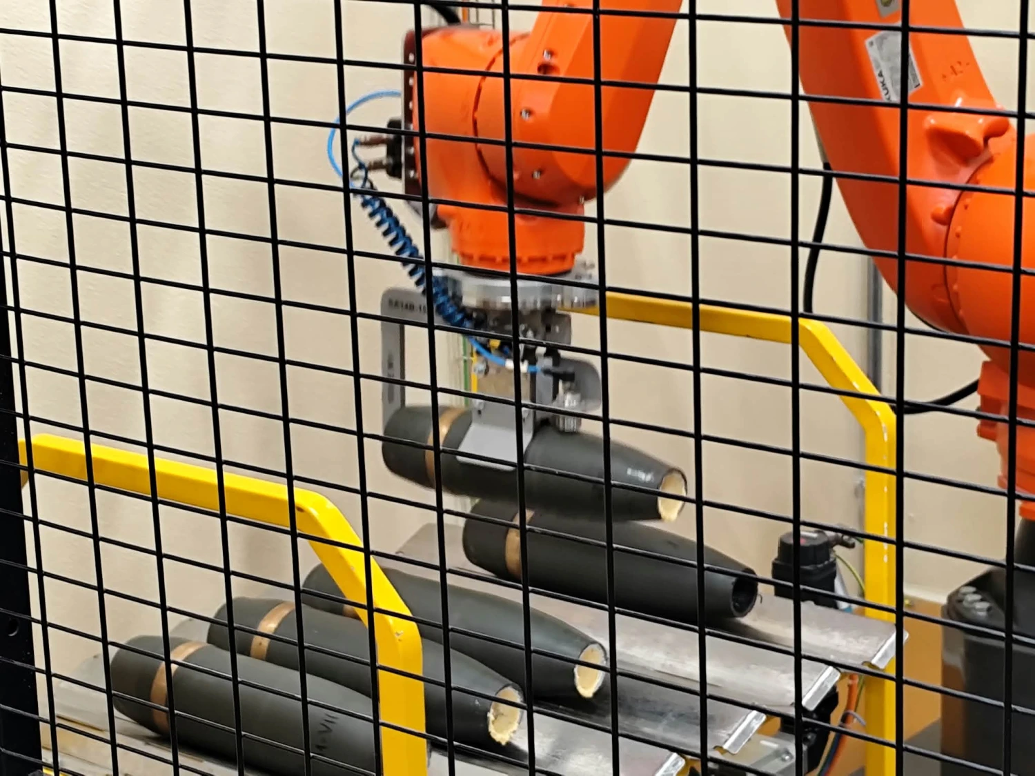 na snímke robotické rameno