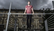 Učebnicu o AI napísal ešte pred jej boomom. Teraz buduje startup a verí, že Európa môže vyhrať