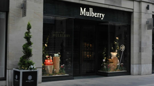 Módna značka Mulberry zaznamenala za prvý polrok rast tržieb takmer o pätinu